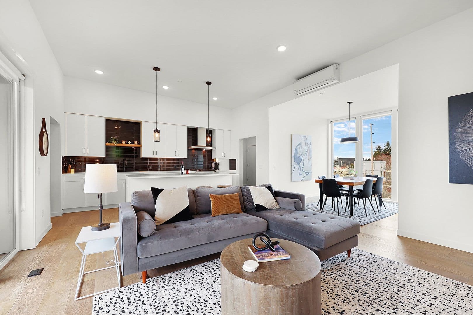 Portland Apartment: 1375 N. Wygant Street