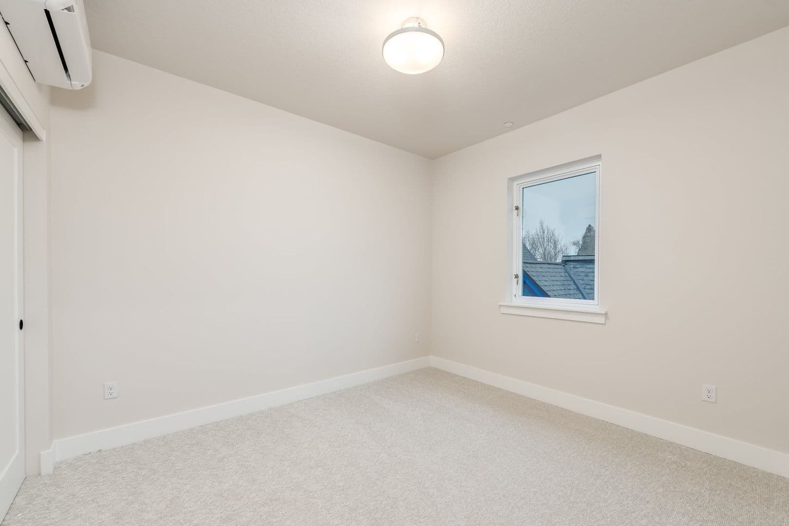 Portland Apartment: 4060 N. Montana Avenue