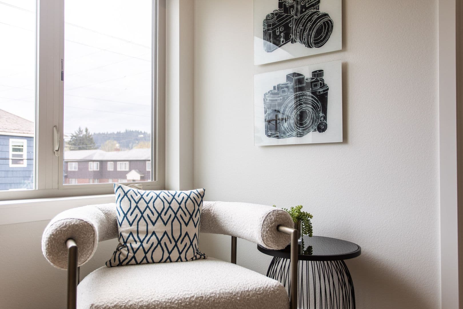 Portland Apartment: 5115 E Burnside Street