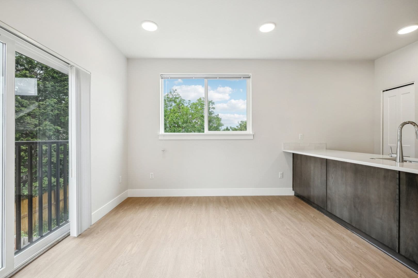 Portland Apartment: 4775 NE 107th Avenue