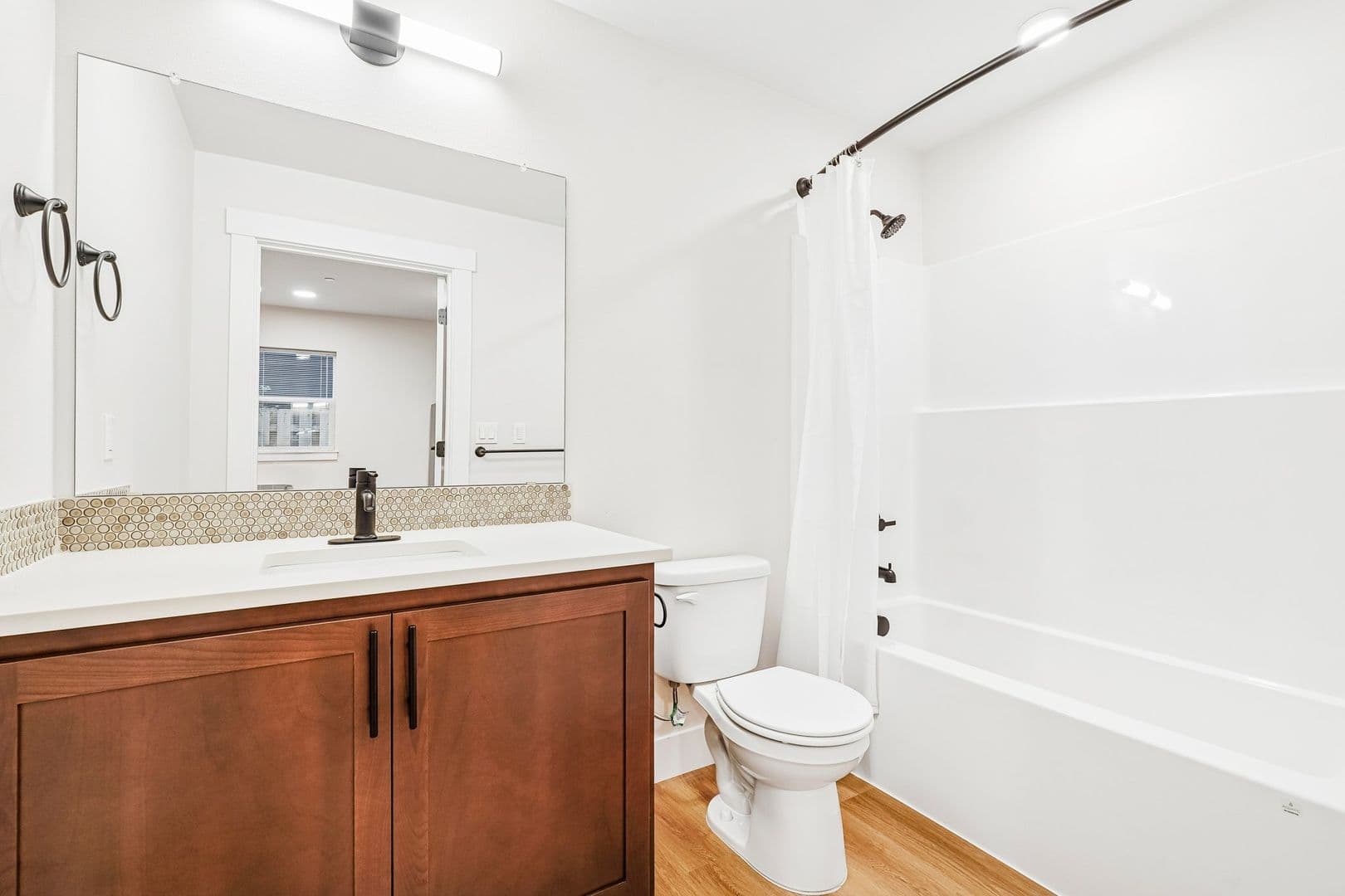 Portland Apartment: 4381 NE Prescott Street