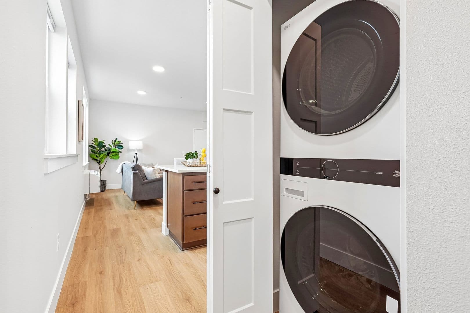 Portland Apartment: 4381 NE Prescott Street