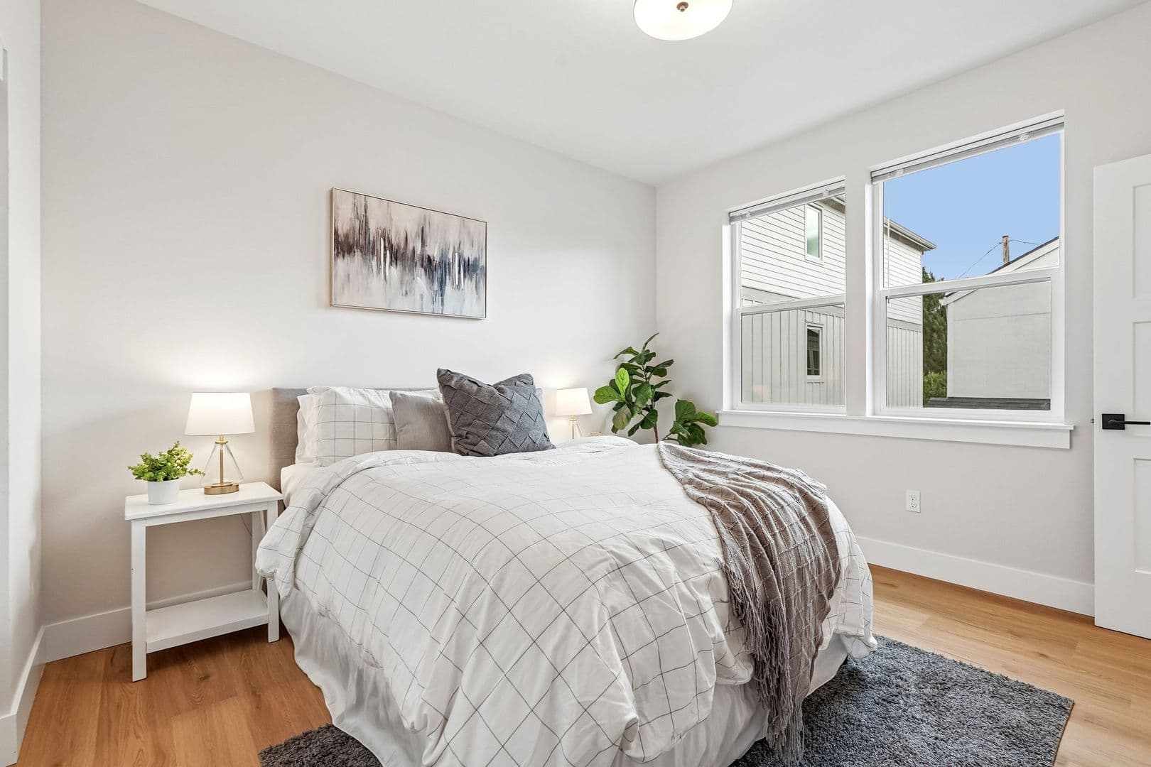 Portland Apartment: 4381 NE Prescott Street