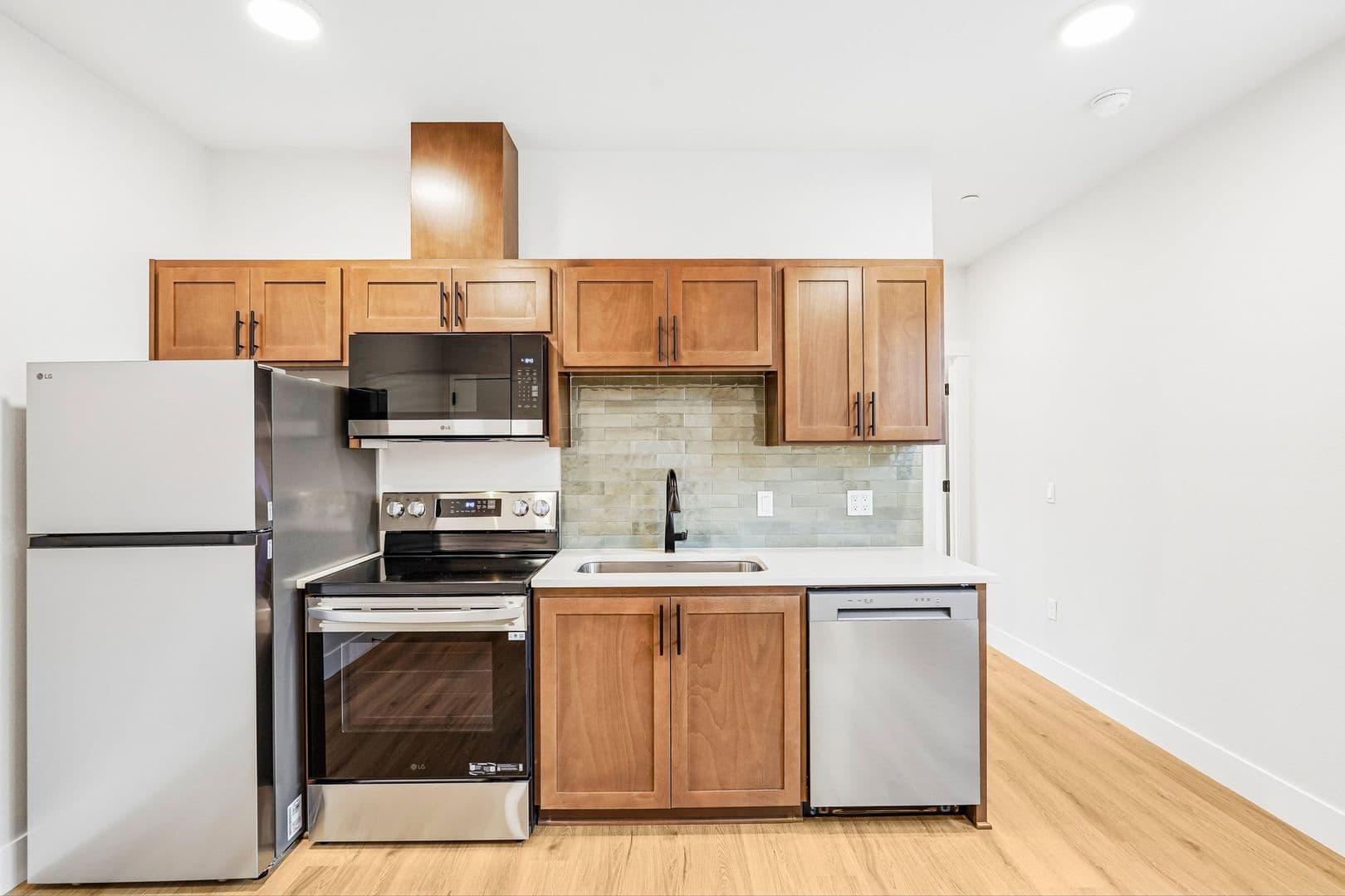 Portland Apartment: 4381 NE Prescott Street
