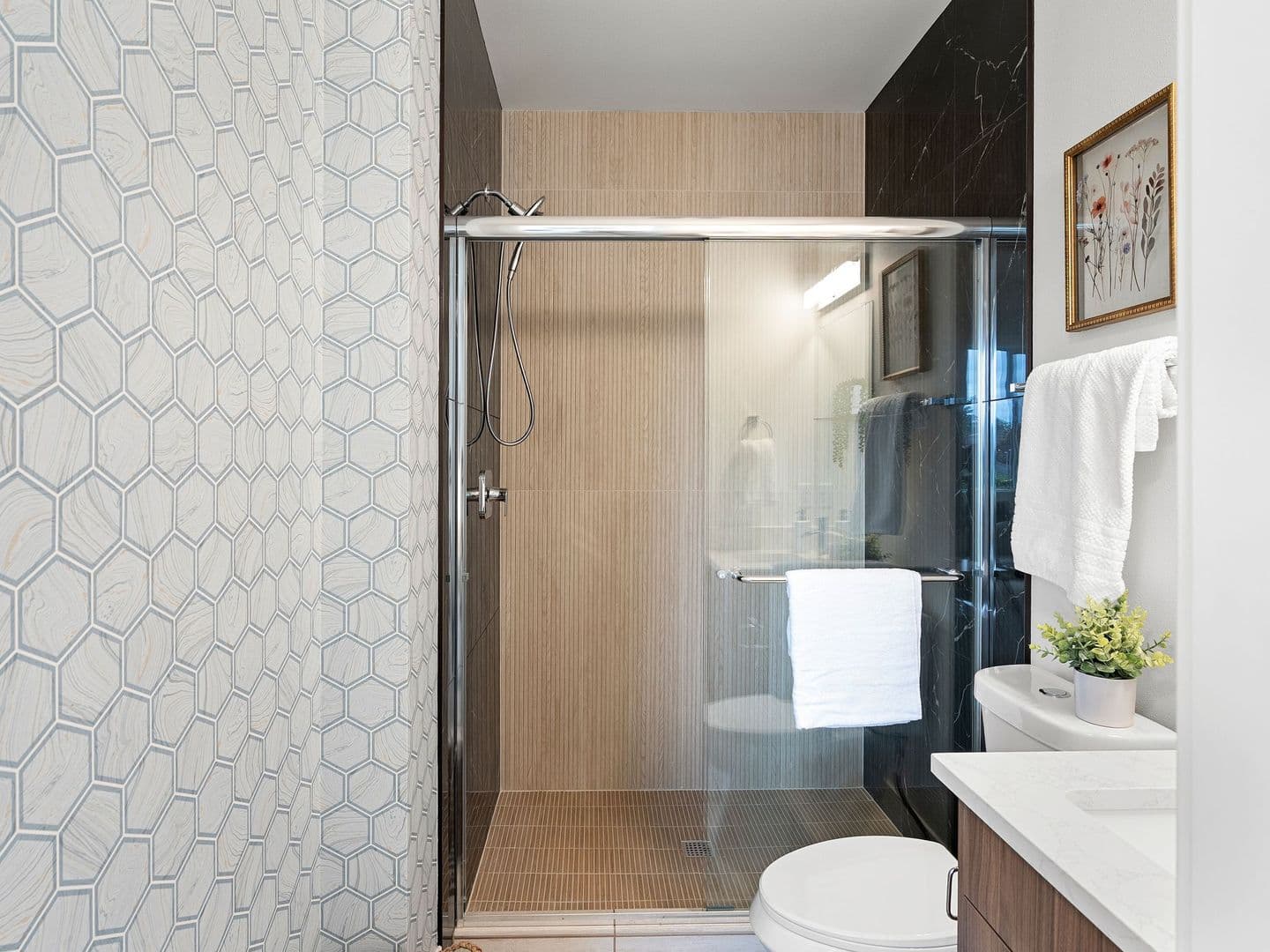 Portland Apartment: 4578-4590 SE Carlton Street