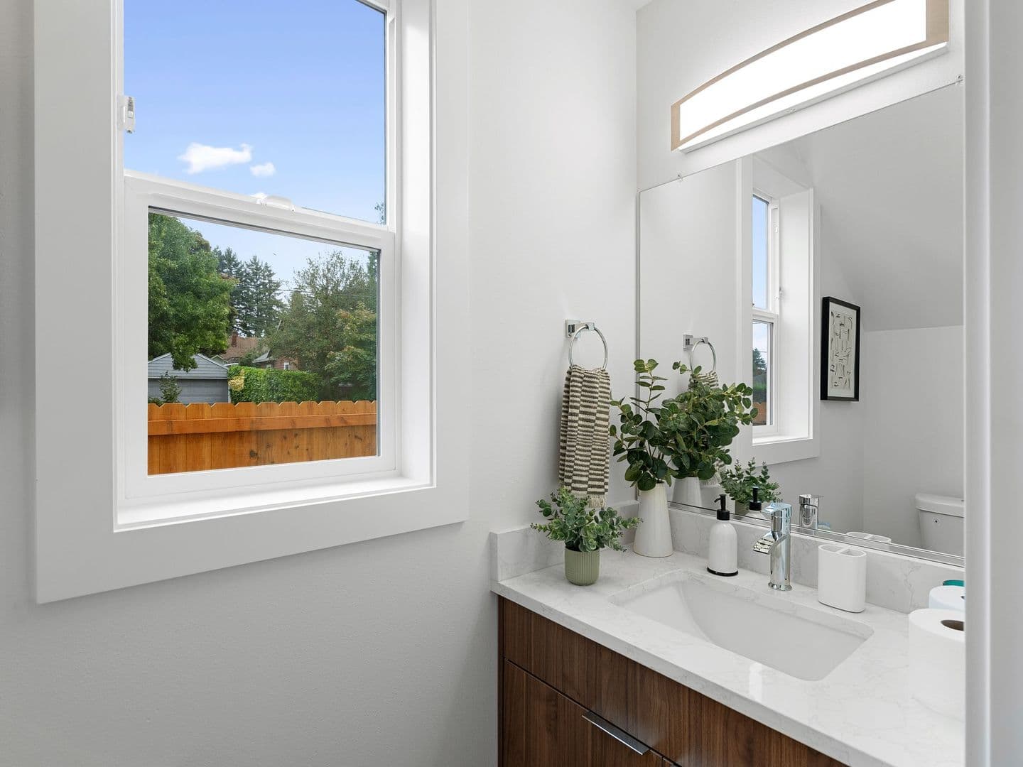 Portland Apartment: 4578-4590 SE Carlton Street