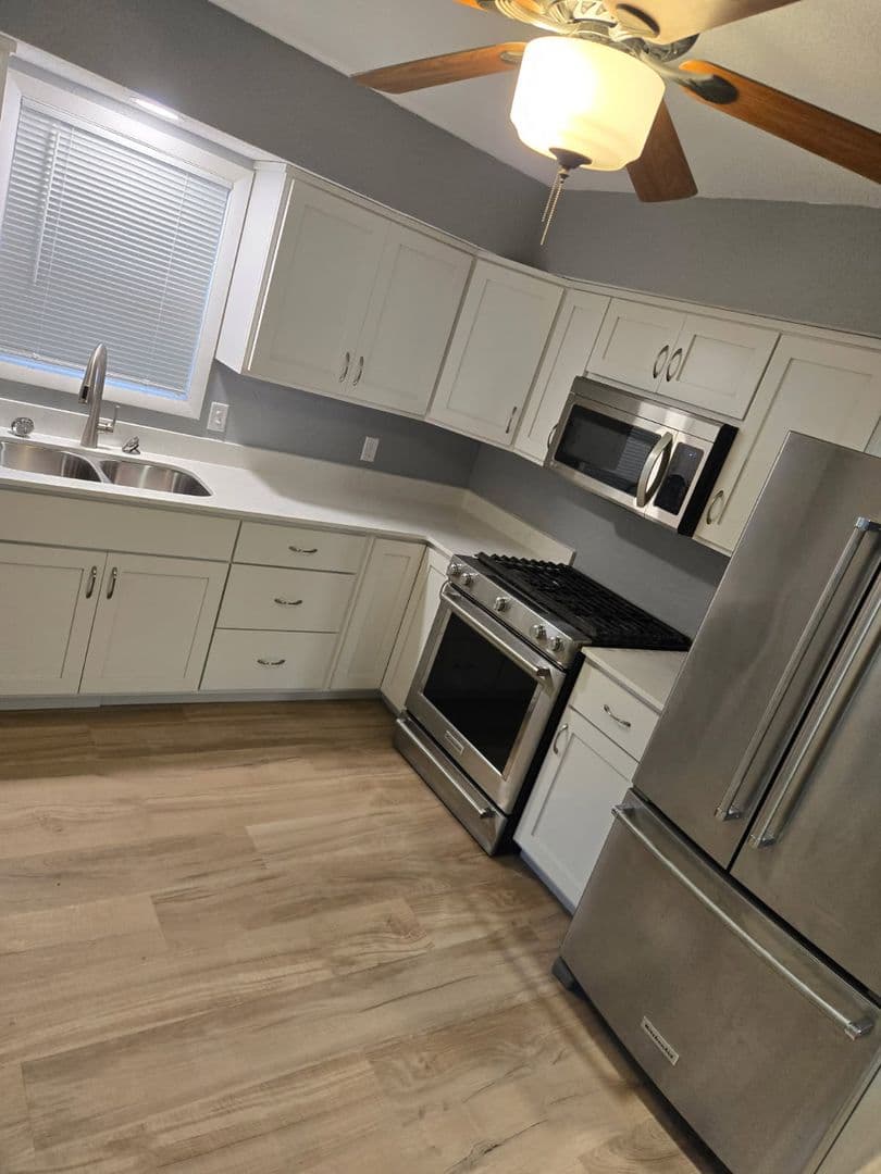 Waverly House: 305 11th St SW