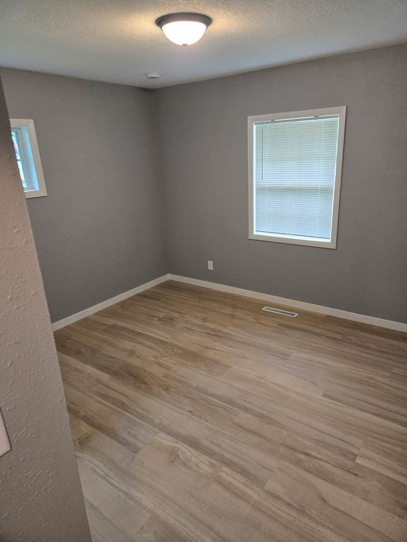 Waverly House: 305 11th St SW