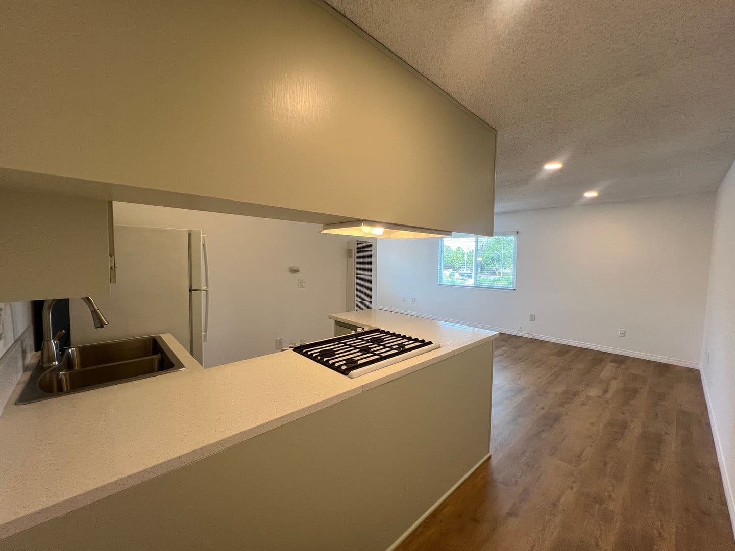 Torrance Apartment: 22322 Denker Avenue