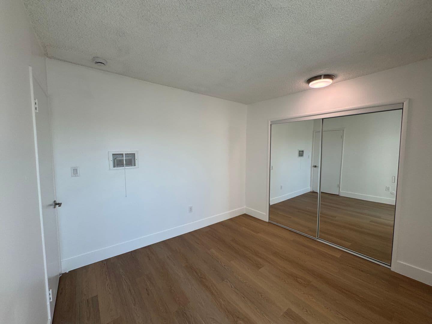 Hawthorne Apartment: 4369 West 132nd Street