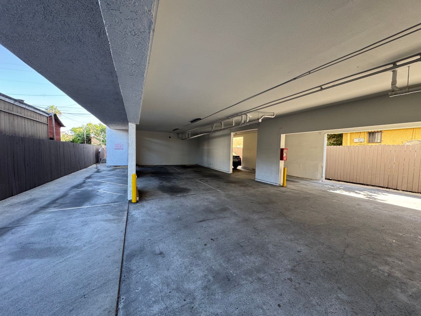 Long Beach Apartment: 924 Gaviota Avenue