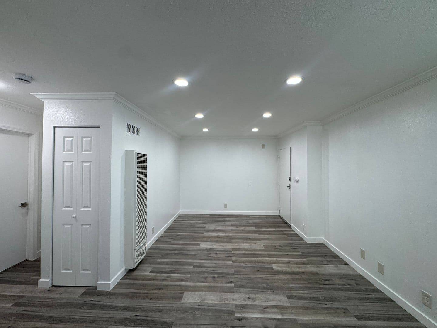 Long Beach Apartment: 924 Gaviota Avenue