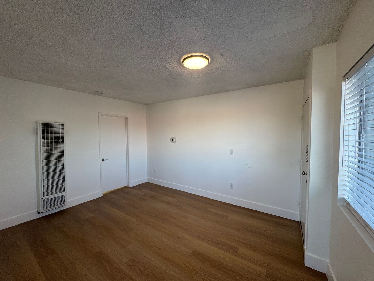 Hawthorne Apartment: 4369 West 132nd Street