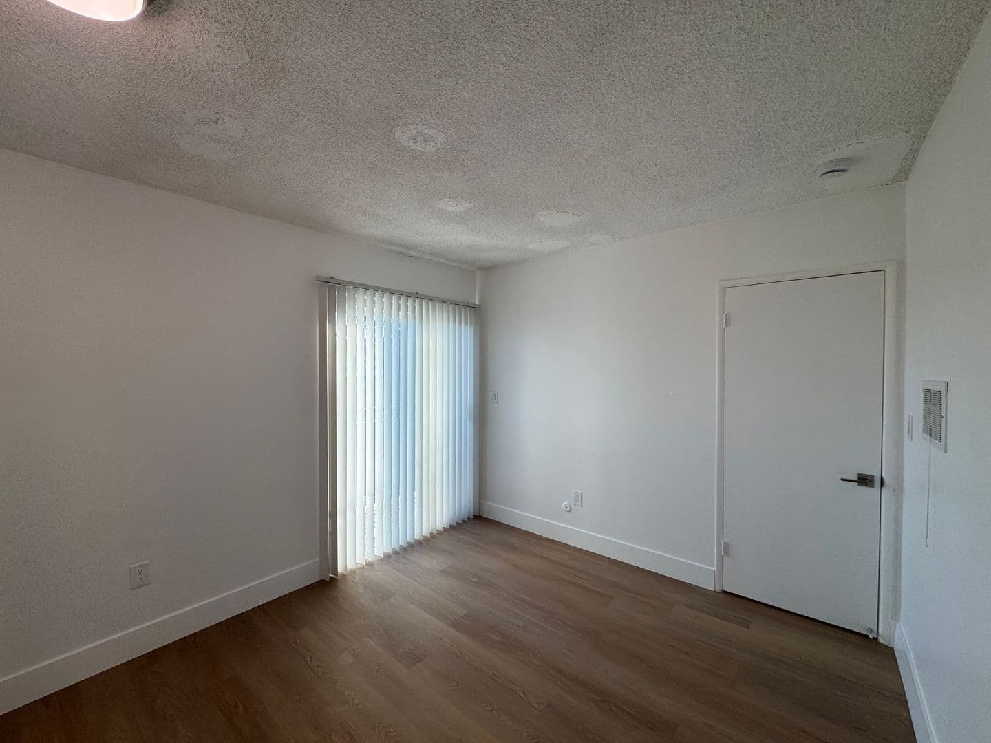 Hawthorne Apartment: 4369 West 132nd Street