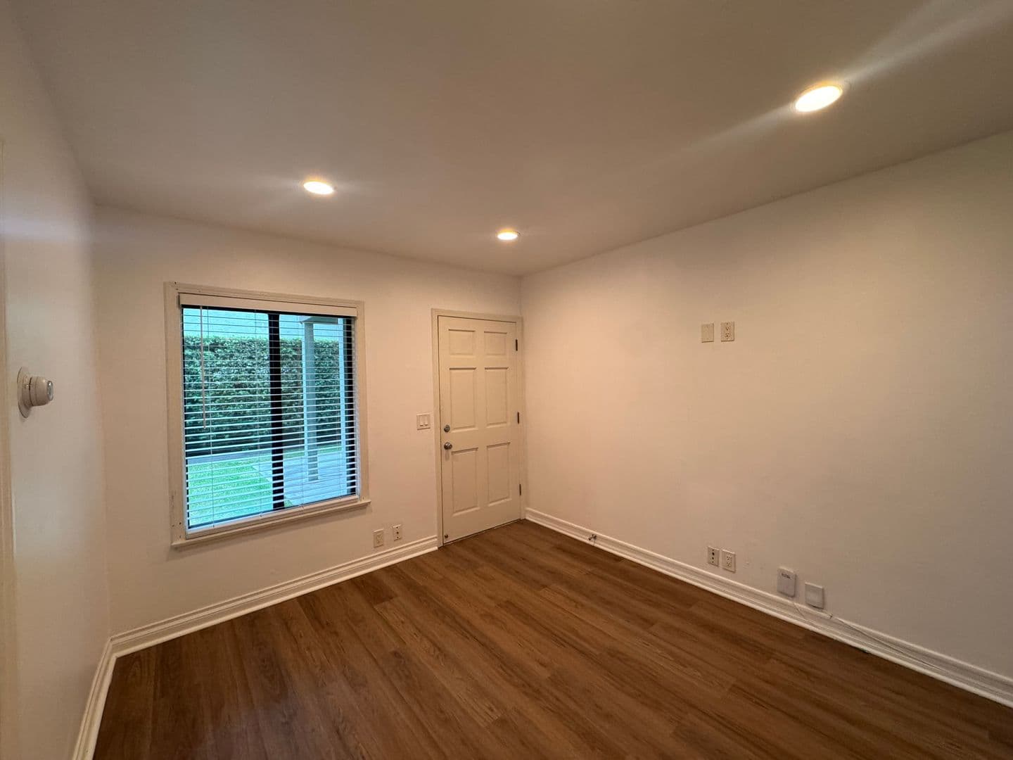 Hawthorne Apartment: 4175 West Broadway