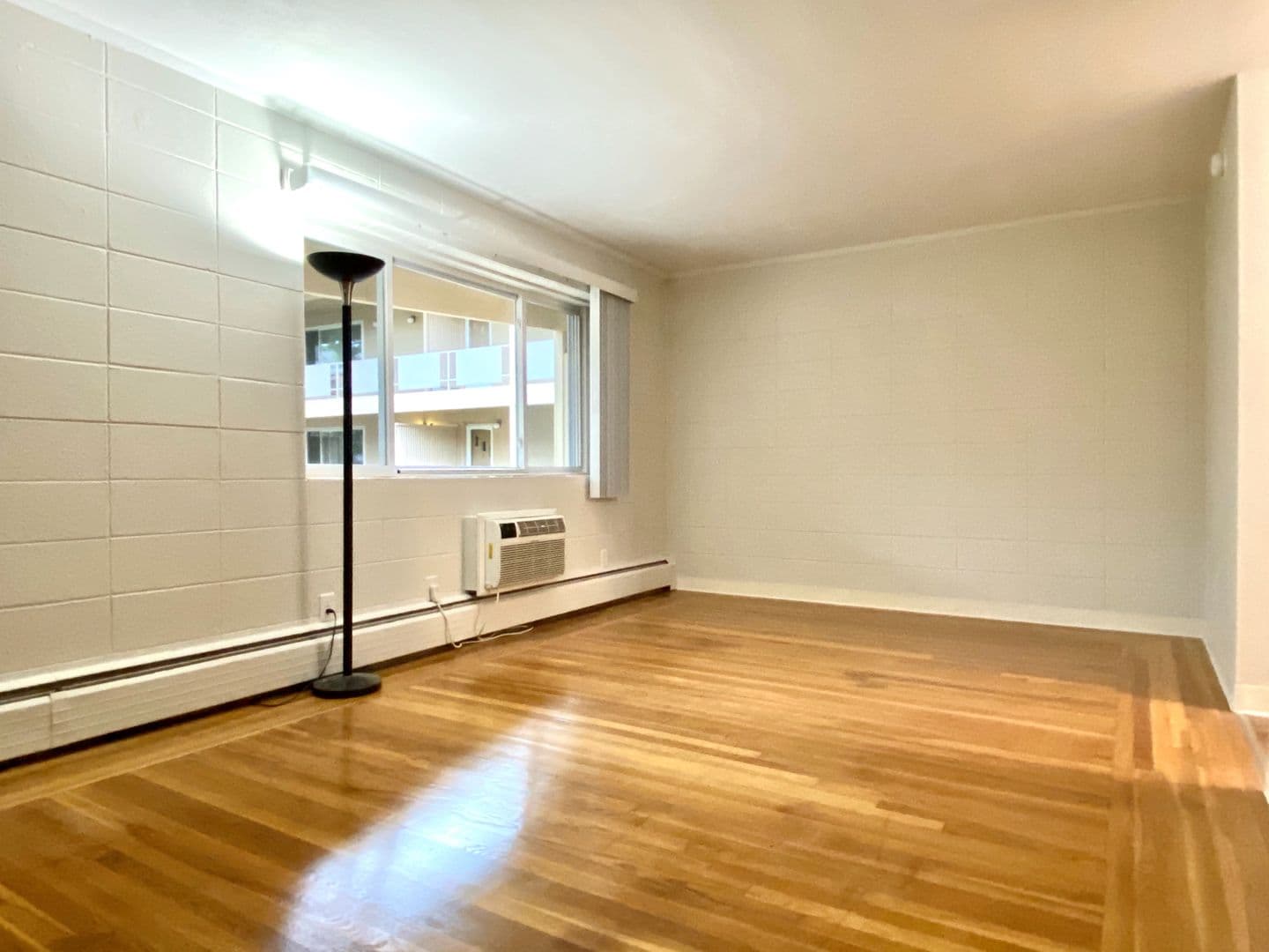 Cranston Apartment: 1690 Broad St