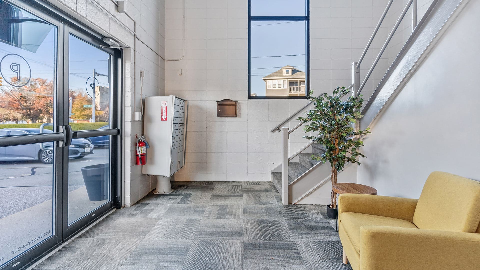 Cranston Apartment: 1690 Broad St