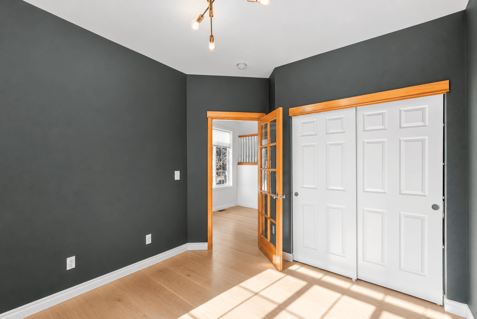 Lynnwood House: 14513 Meridian Pl W Lynnwood, WA 98087