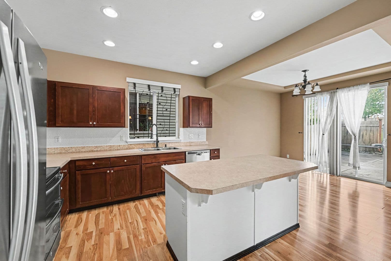 Puyallup House: 18710 116th Ave E