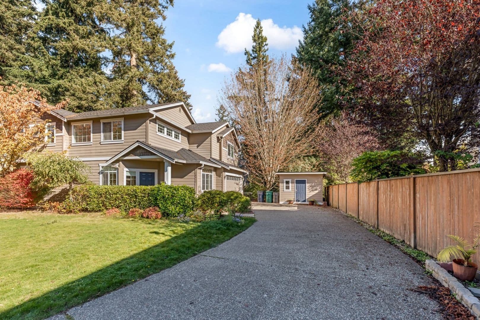 Lynnwood House: 14513 Meridian Pl W Lynnwood, WA 98087