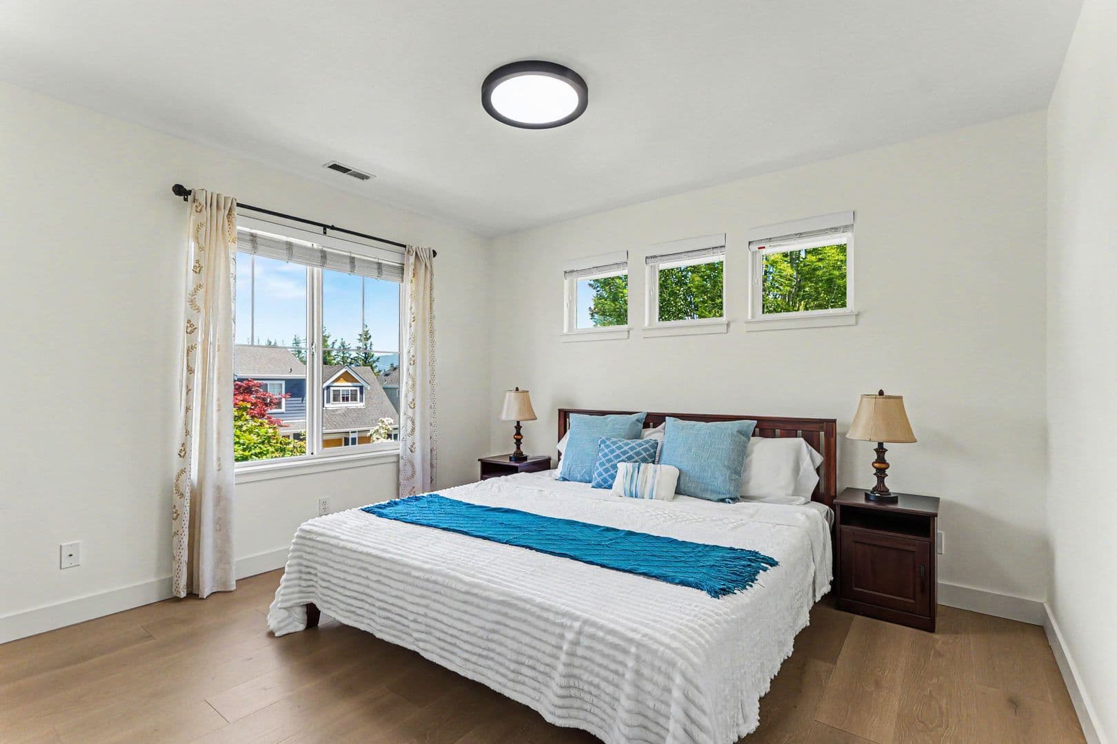 Snoqualmie House: 7521 Dogwood Ln SE