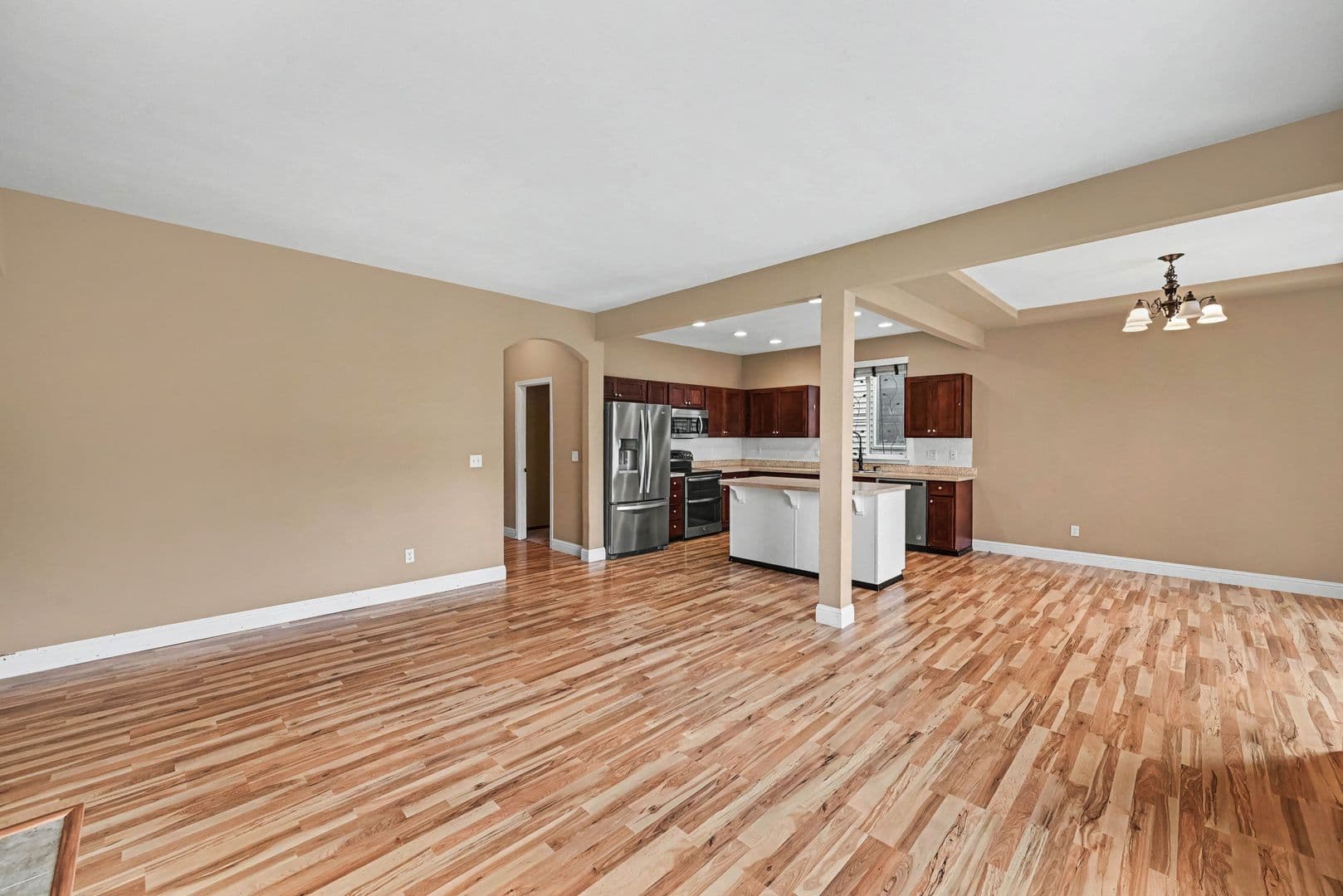Puyallup House: 18710 116th Ave E