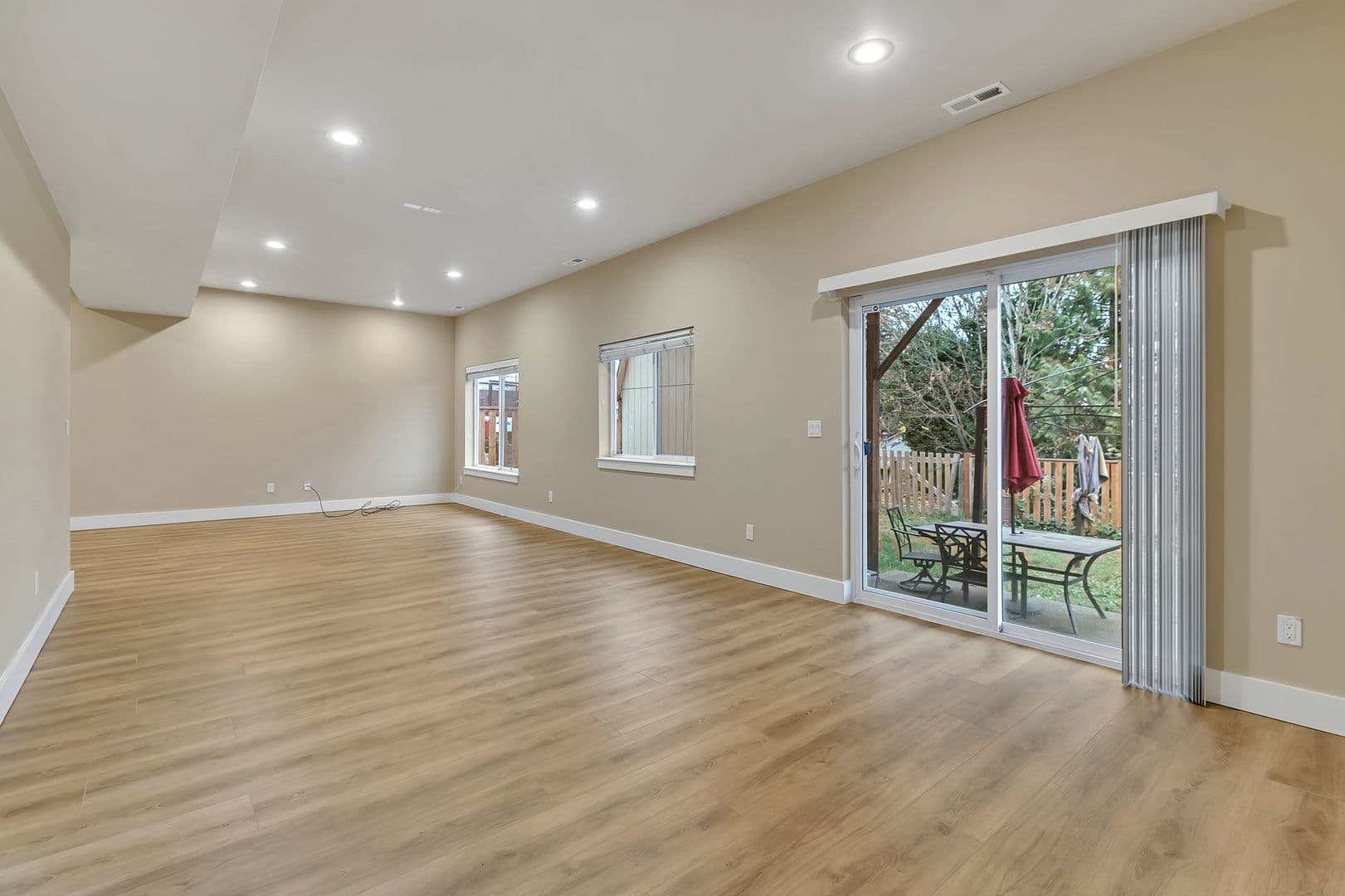 Kent House: 729 Prospect Ave N