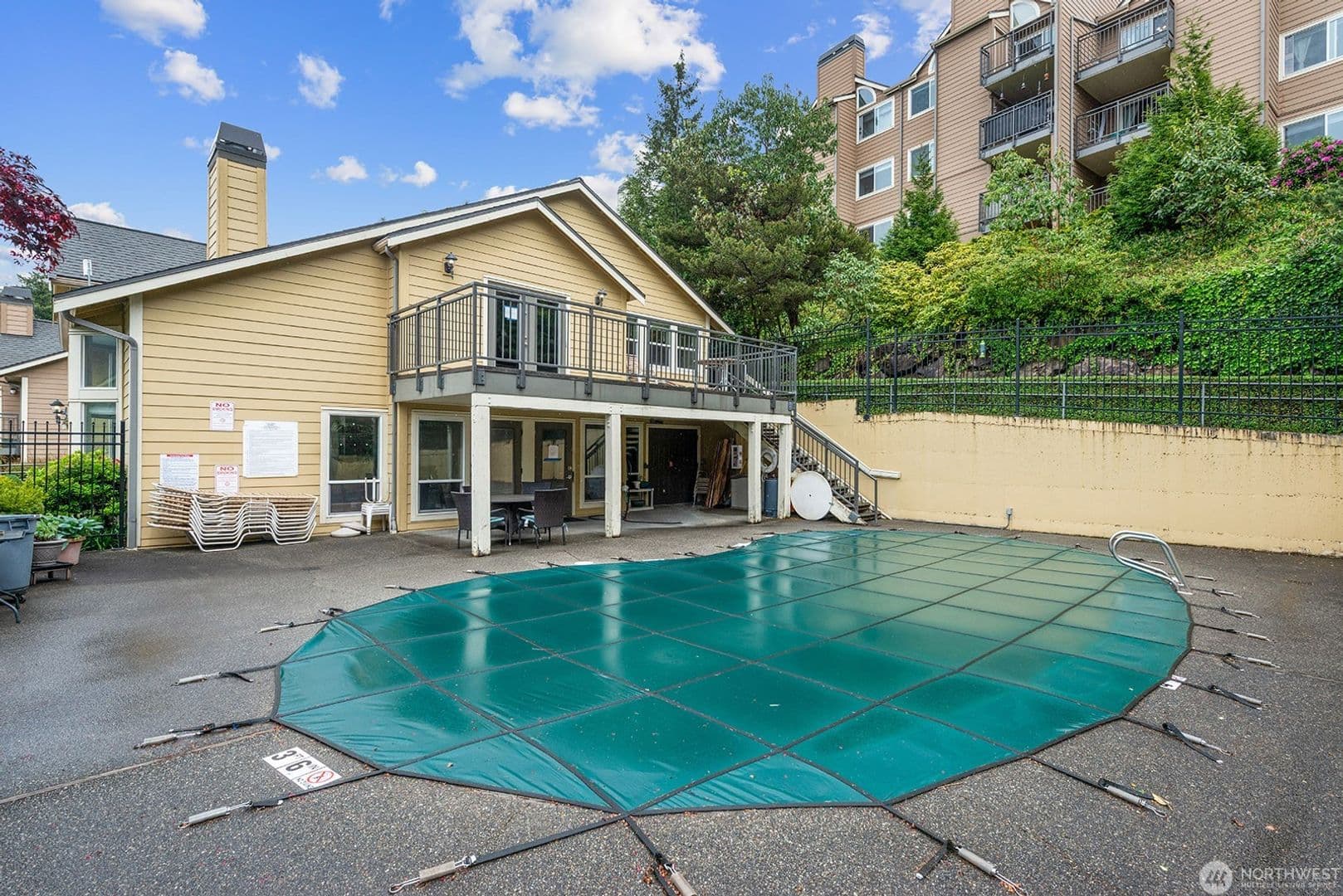 Bellevue House: 3804 130th Ln SE
