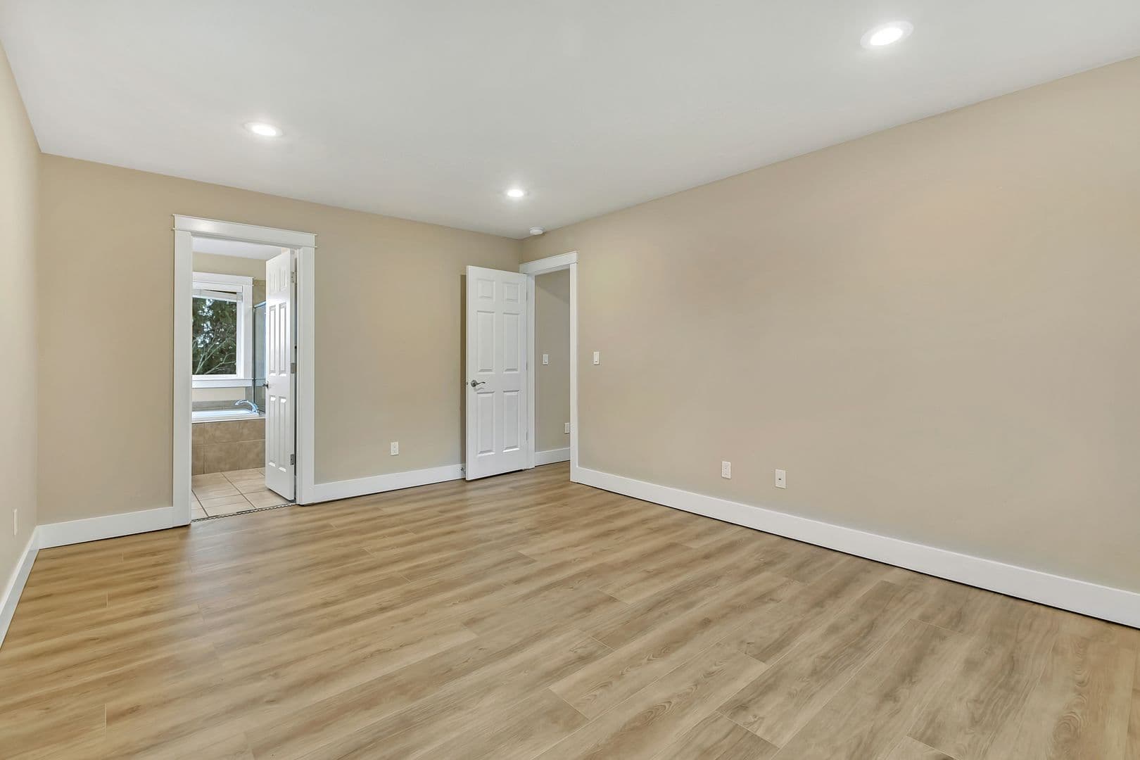 Kent House: 729 Prospect Ave N