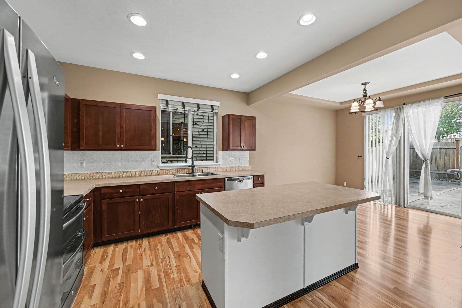 Puyallup House: 18710 116th Ave E
