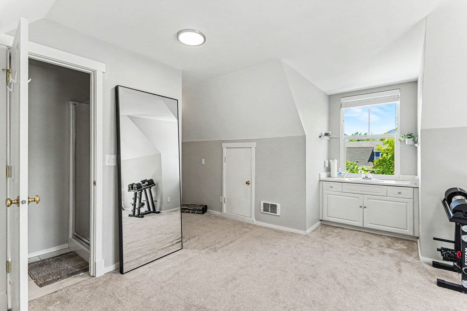 Snoqualmie House: 7521 Dogwood Ln SE