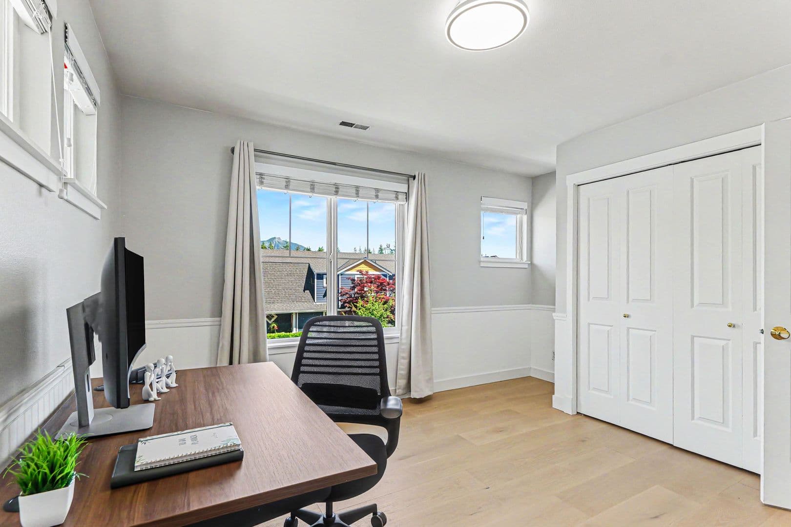 Snoqualmie House: 7521 Dogwood Ln SE