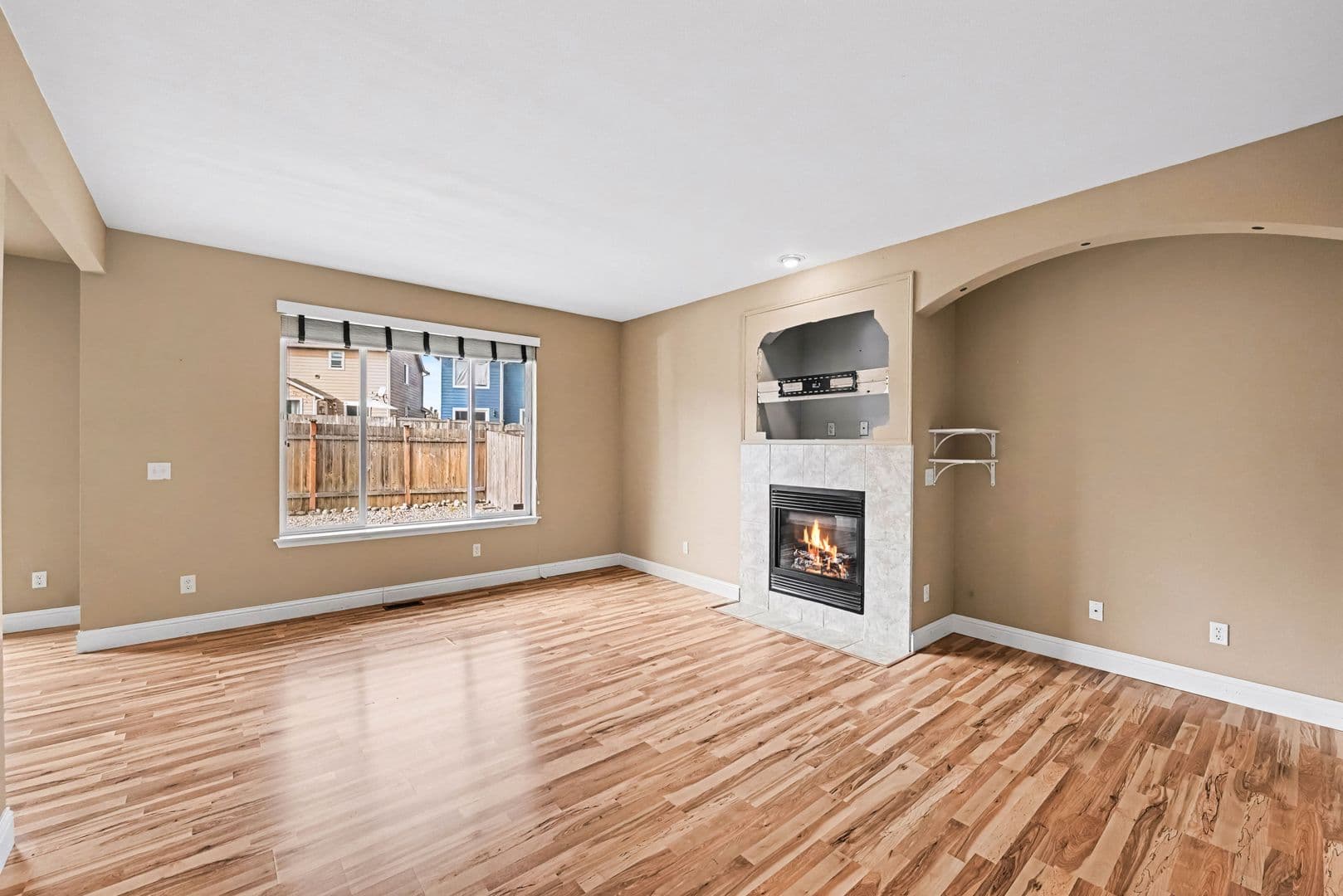 Puyallup House: 18710 116th Ave E