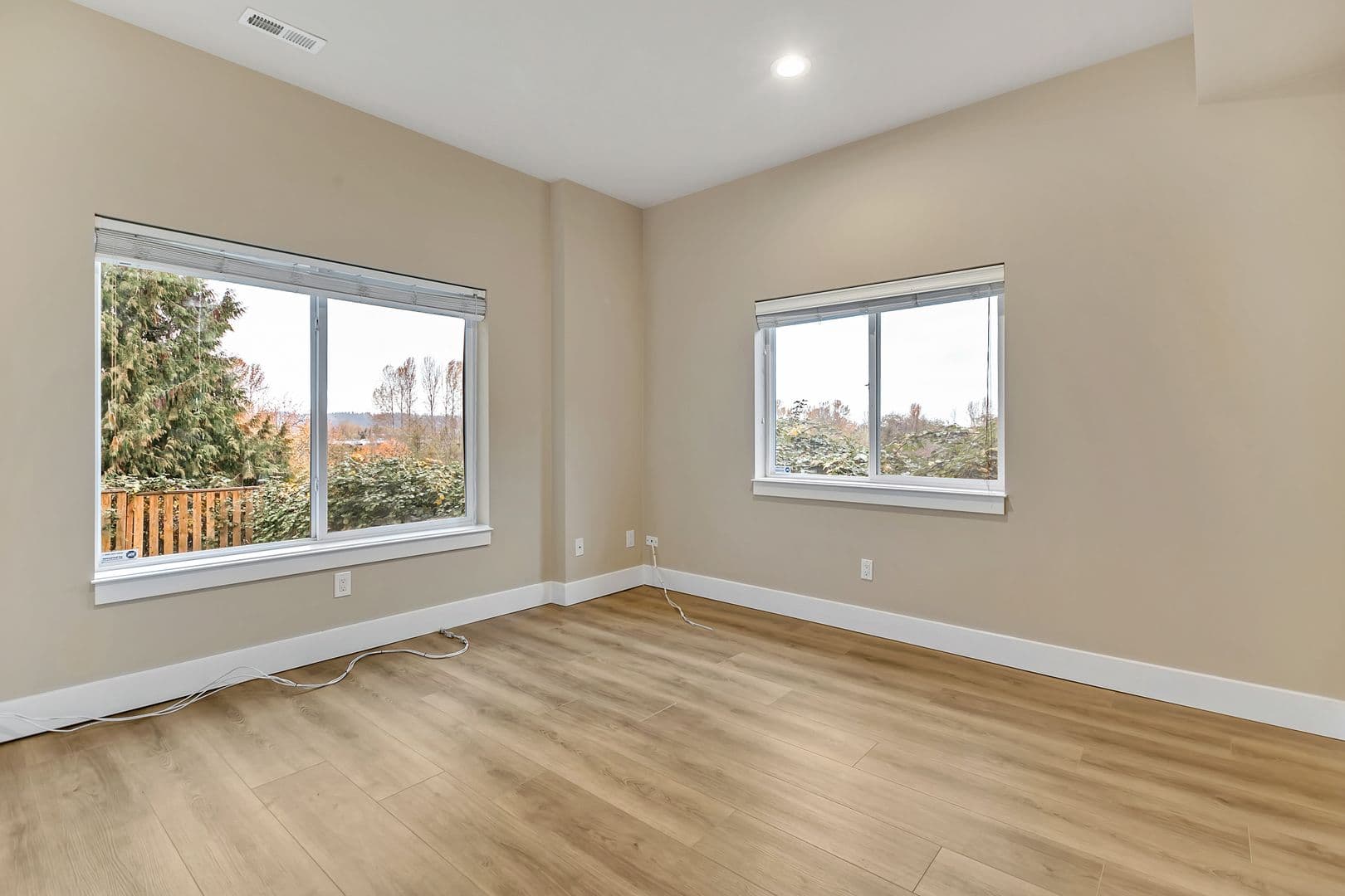 Kent House: 729 Prospect Ave N