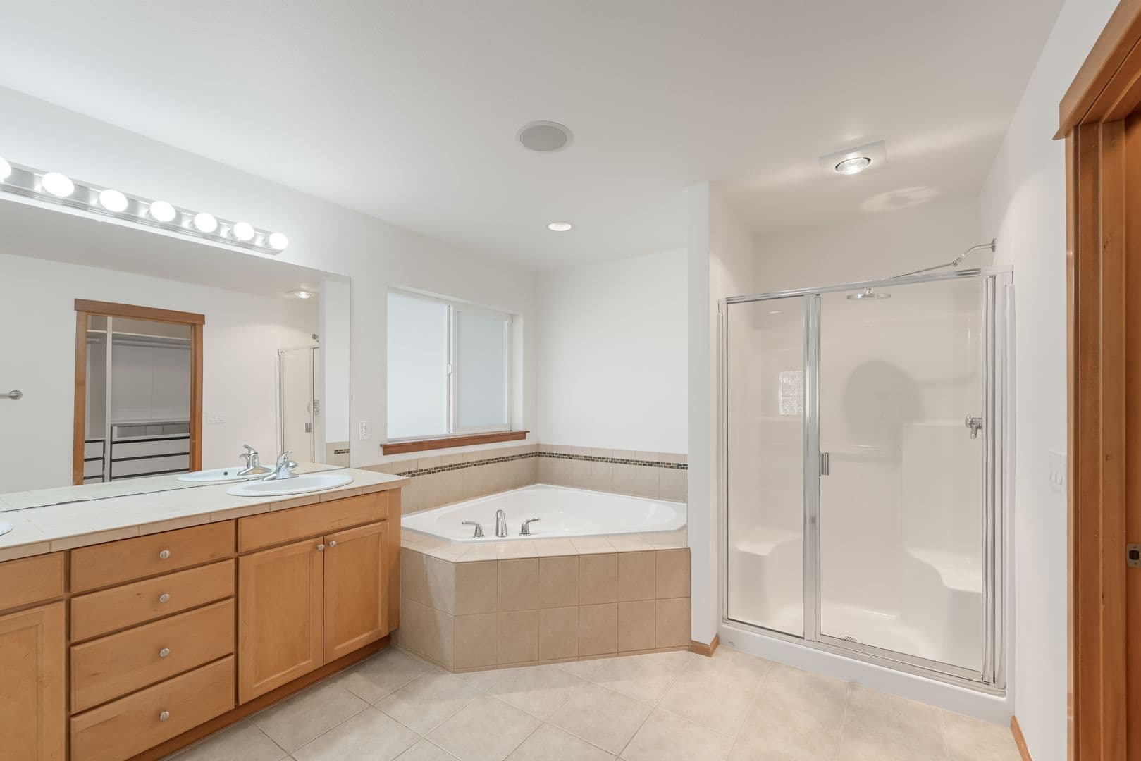 Lynnwood House: 14513 Meridian Pl W Lynnwood, WA 98087
