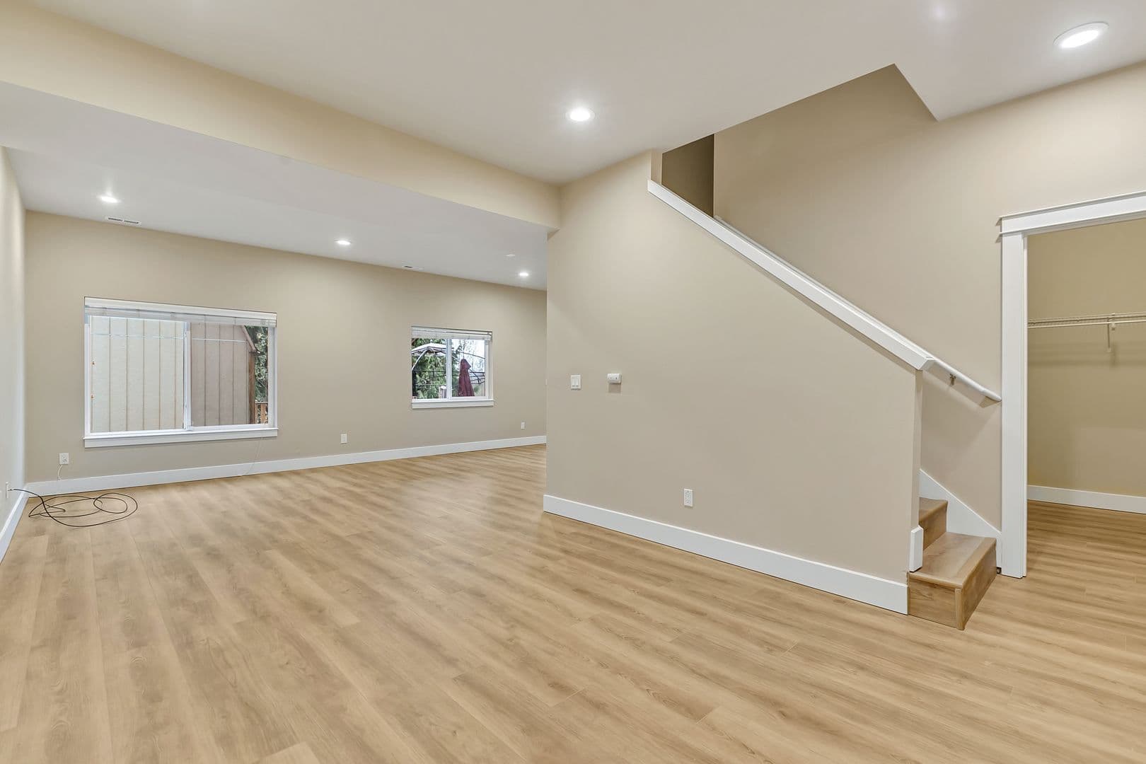Kent House: 729 Prospect Ave N
