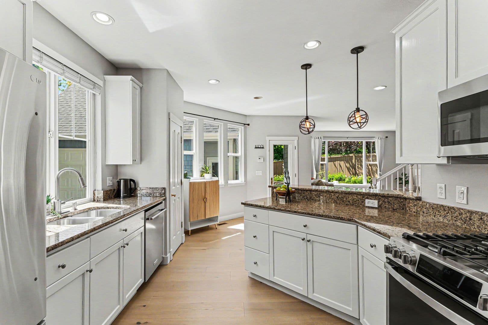 Snoqualmie House: 7521 Dogwood Ln SE