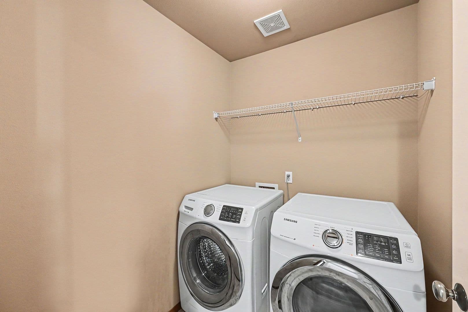 Puyallup House: 18710 116th Ave E