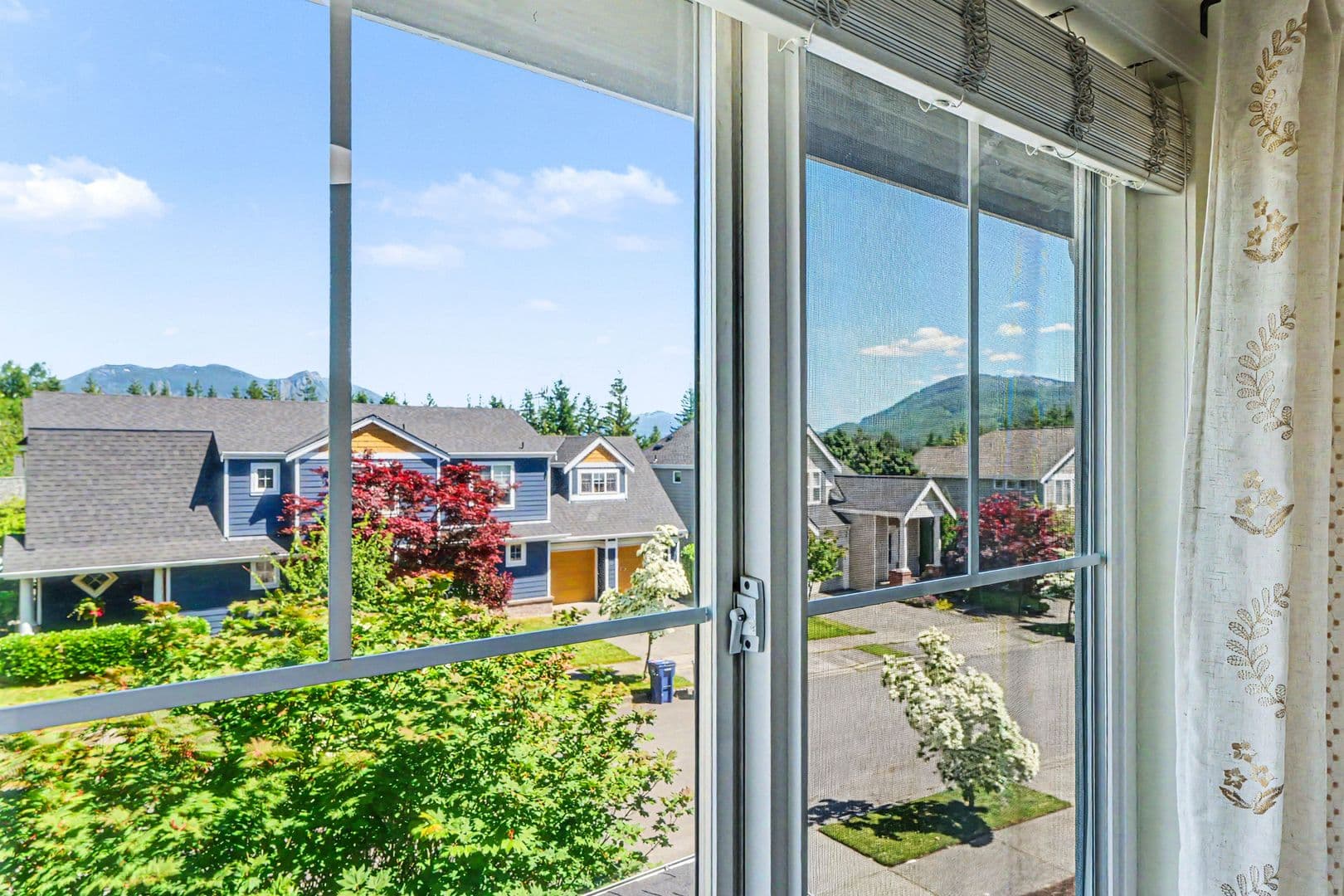 Snoqualmie House: 7521 Dogwood Ln SE