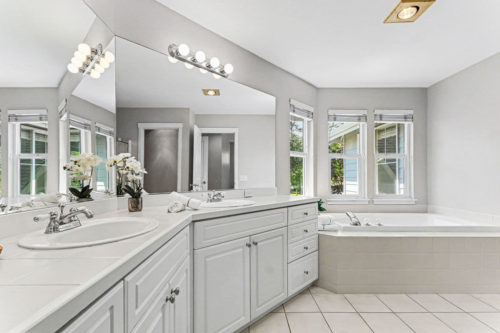 Snoqualmie House: 7521 Dogwood Ln SE