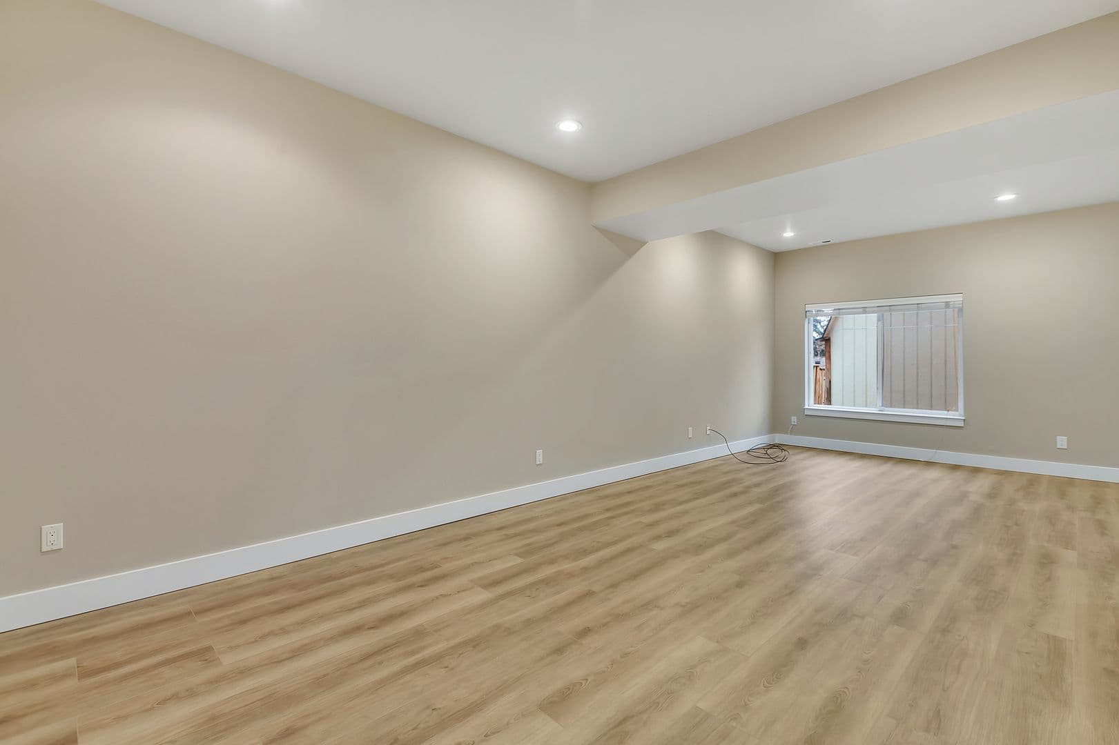 Kent House: 729 Prospect Ave N