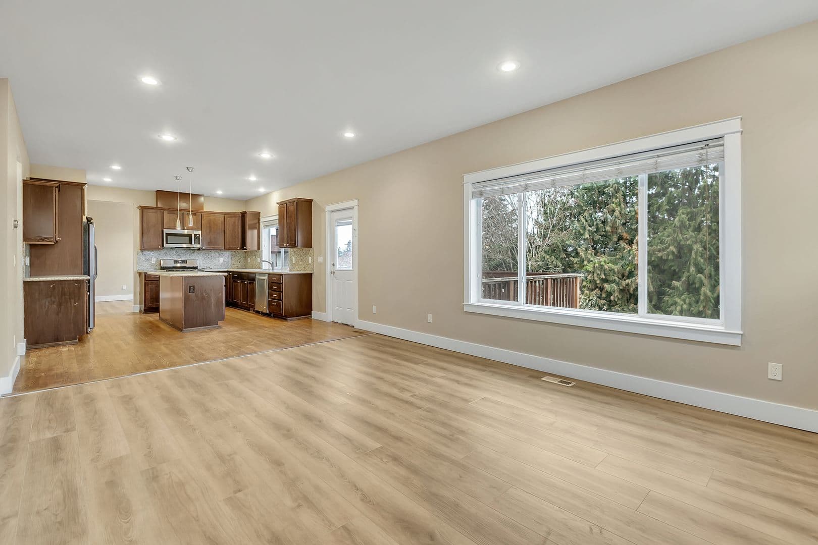 Kent House: 729 Prospect Ave N