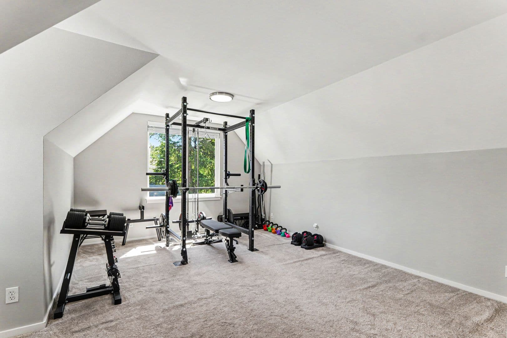 Snoqualmie House: 7521 Dogwood Ln SE