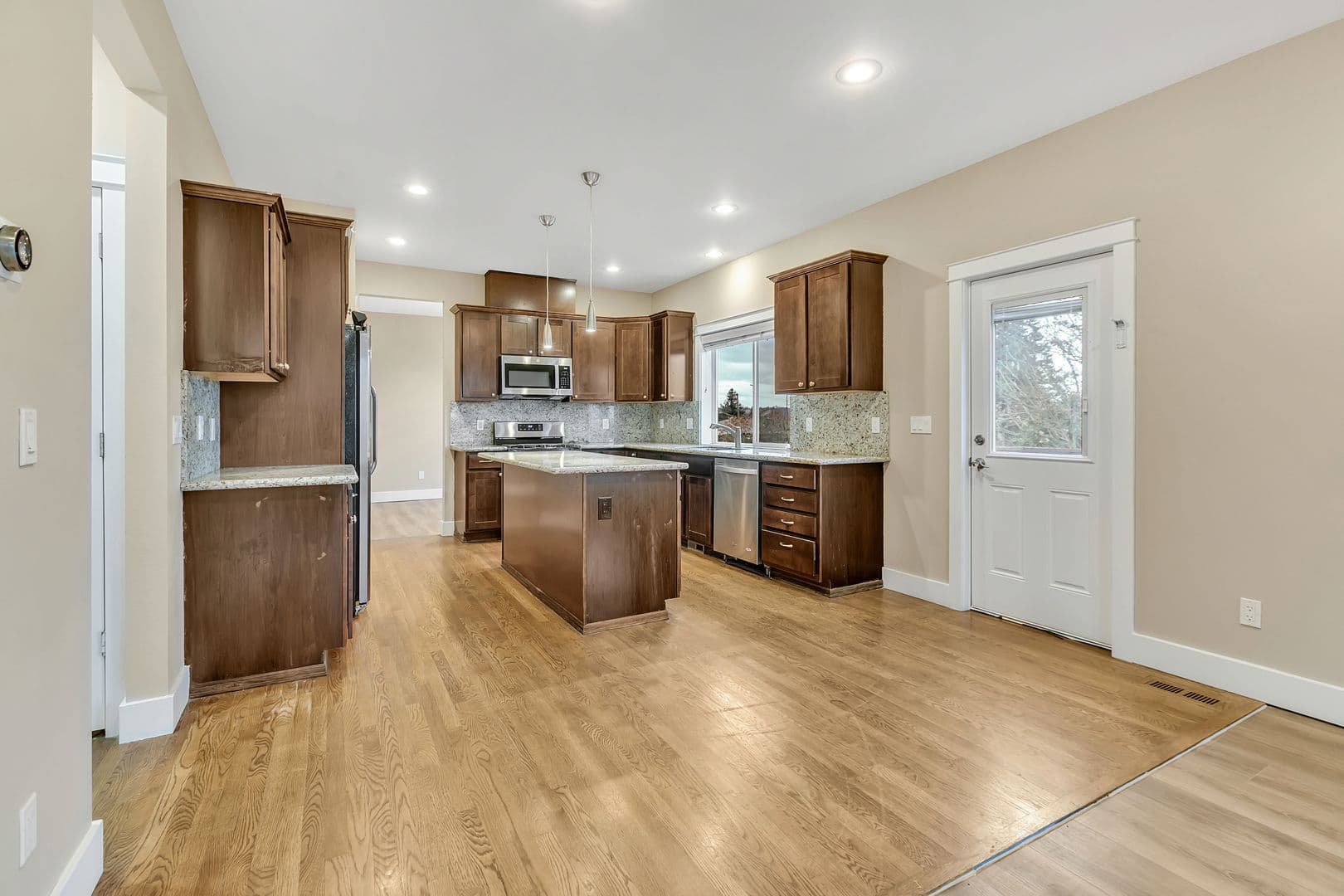 Kent House: 729 Prospect Ave N