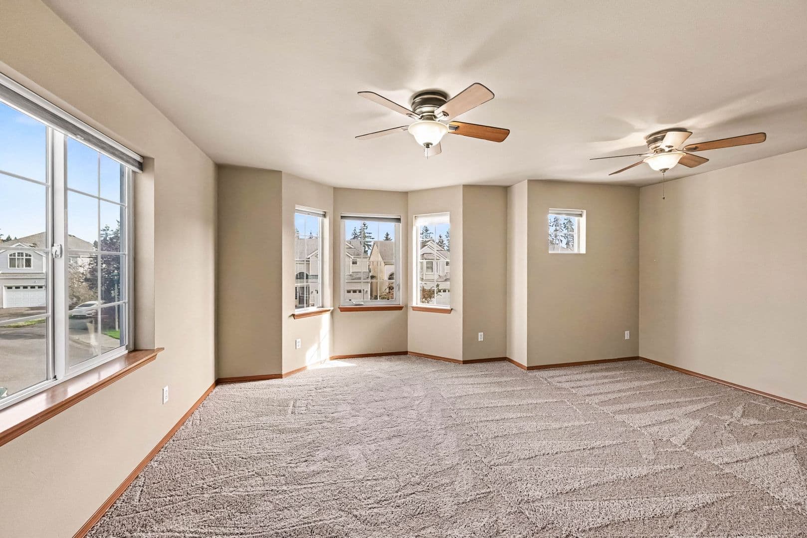 Puyallup House: 18710 116th Ave E