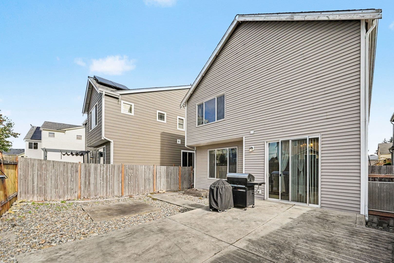 Puyallup House: 18710 116th Ave E