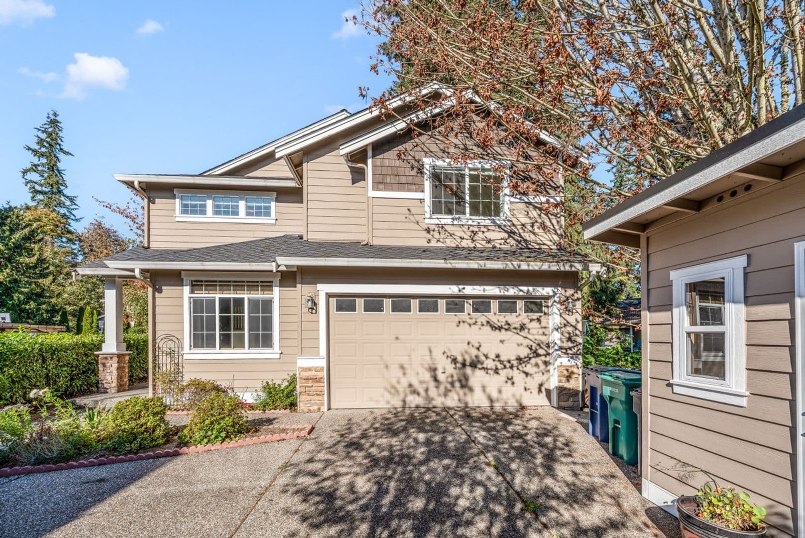 Lynnwood House: 14513 Meridian Pl W Lynnwood, WA 98087