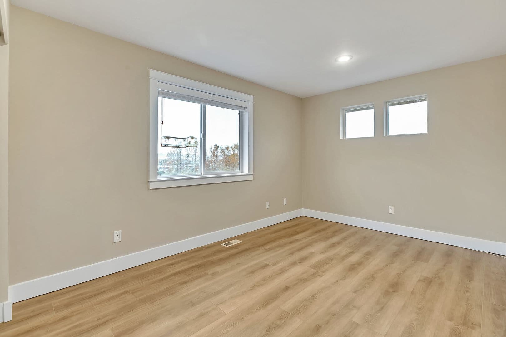 Kent House: 729 Prospect Ave N