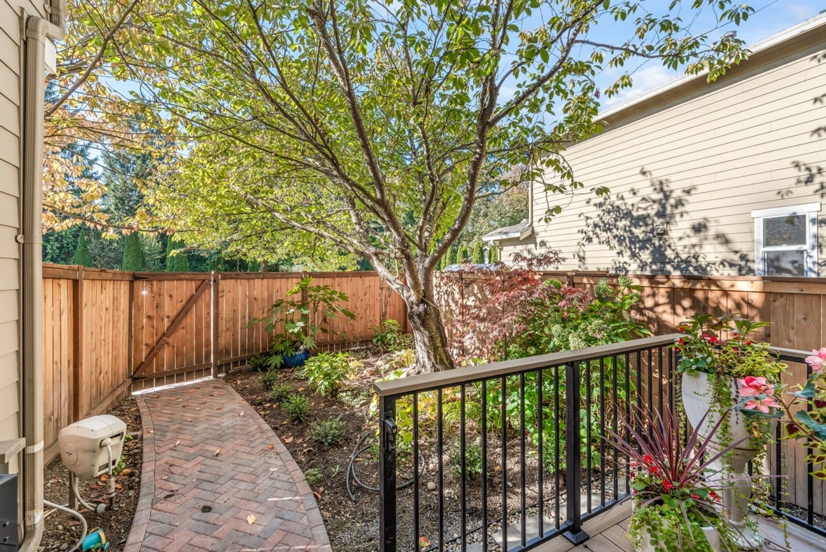 Lynnwood House: 14513 Meridian Pl W Lynnwood, WA 98087