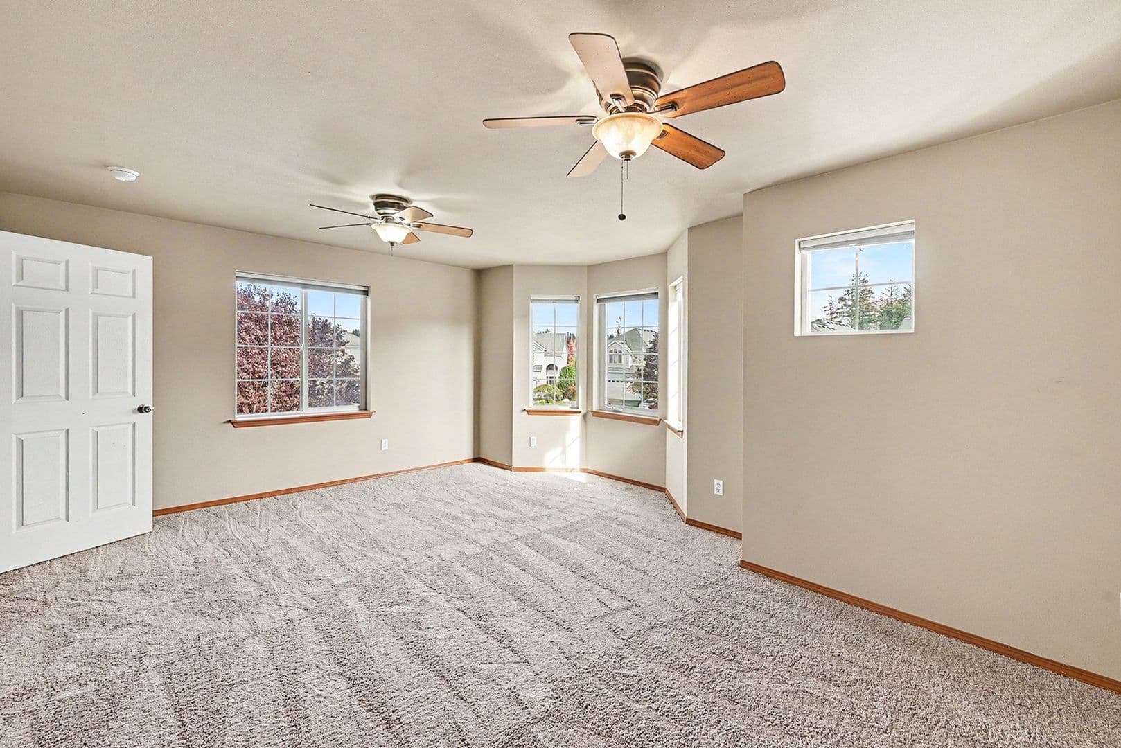 Puyallup House: 18710 116th Ave E